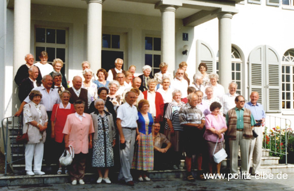 Teilnehmer des Heimattreffen Krischwitz, Politz und Neschwitz 1999 am Heiligenhof bei Bad Kissingen