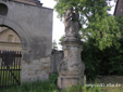 Statue an der Kirche St. Laurentius in Neschwitz